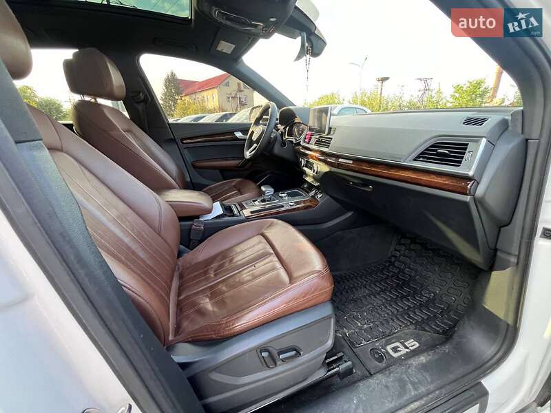 Позашляховик / Кросовер Audi Q5 2017 в Львові