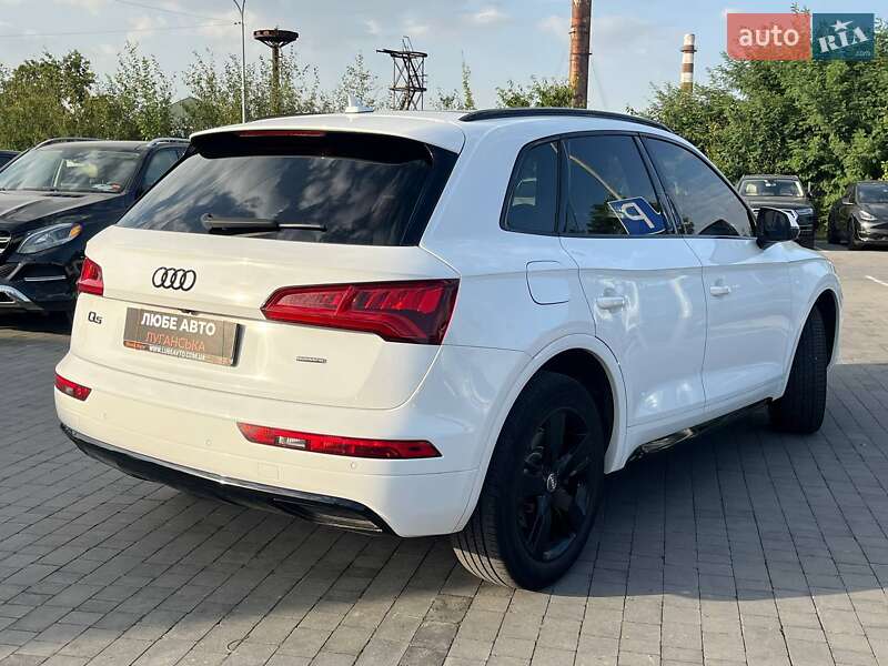 Позашляховик / Кросовер Audi Q5 2017 в Львові