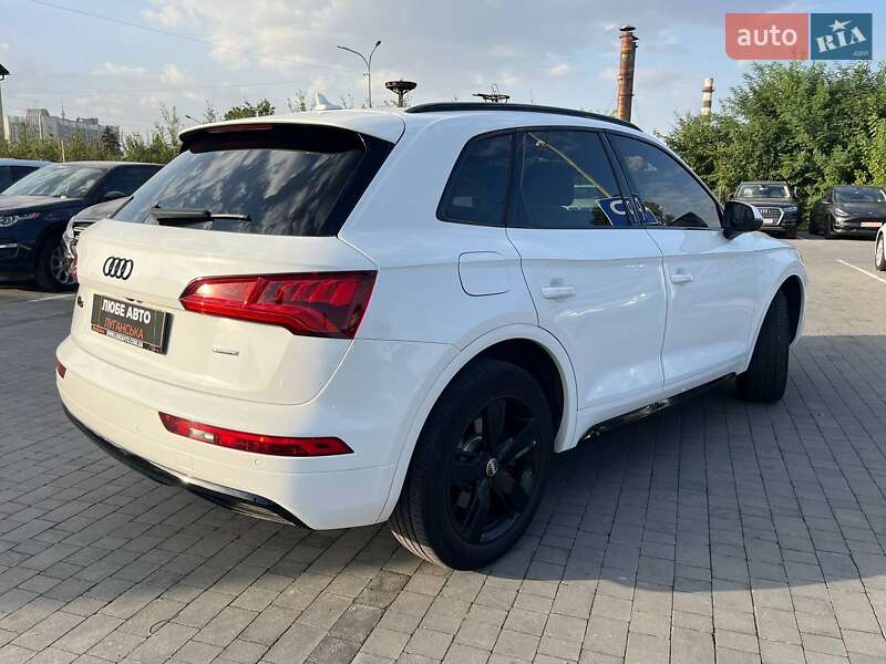 Позашляховик / Кросовер Audi Q5 2017 в Львові