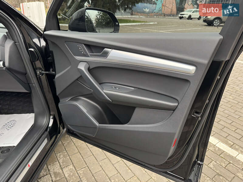 Позашляховик / Кросовер Audi Q5 2024 в Луцьку