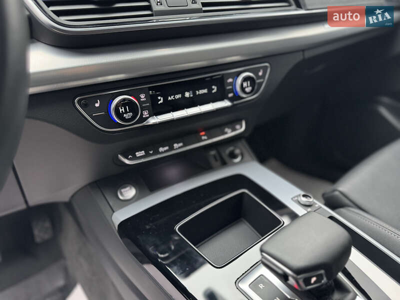 Позашляховик / Кросовер Audi Q5 2024 в Луцьку