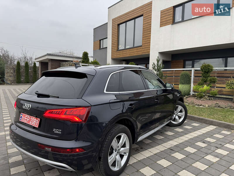 Позашляховик / Кросовер Audi Q5 2018 в Стрию