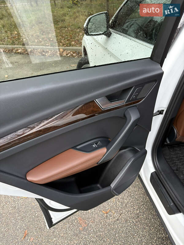 Позашляховик / Кросовер Audi Q5 2018 в Києві