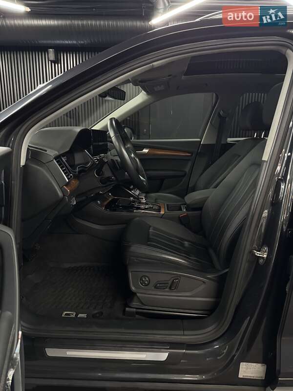 Внедорожник / Кроссовер Audi Q5 2020 в Киеве