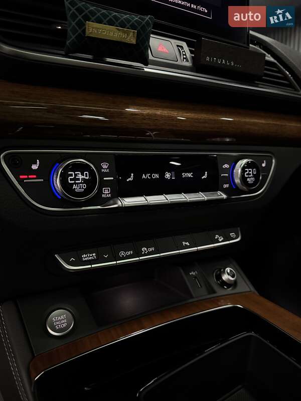 Внедорожник / Кроссовер Audi Q5 2020 в Киеве