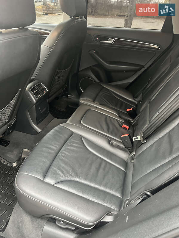 Позашляховик / Кросовер Audi Q5 2015 в Черкасах
