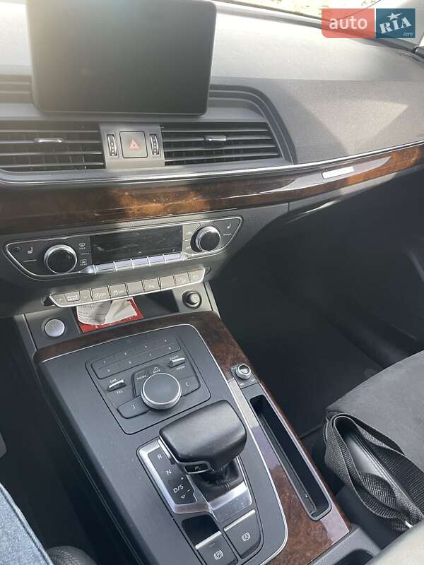 Позашляховик / Кросовер Audi Q5 2017 в Березівці