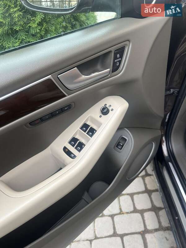 Позашляховик / Кросовер Audi Q5 2010 в Комарному