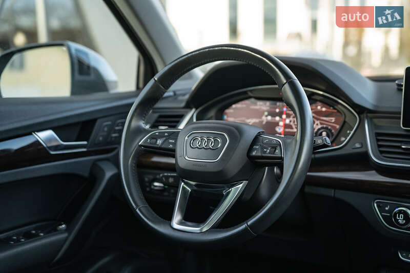 Позашляховик / Кросовер Audi Q5 2018 в Чернівцях