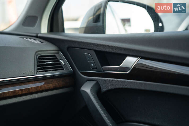 Позашляховик / Кросовер Audi Q5 2018 в Чернівцях