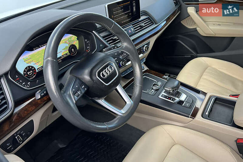 Позашляховик / Кросовер Audi Q5 2017 в Києві