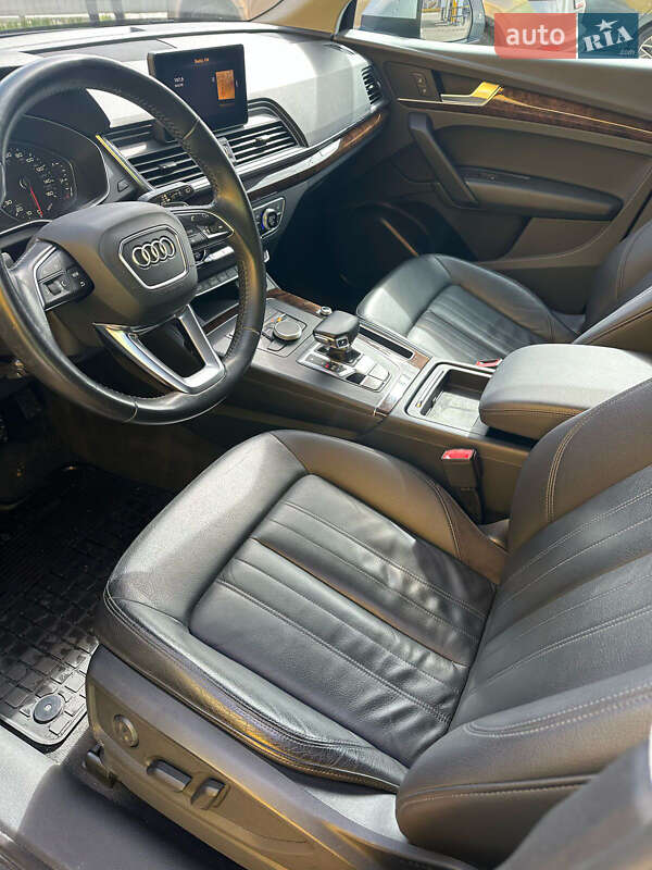 Позашляховик / Кросовер Audi Q5 2019 в Києві