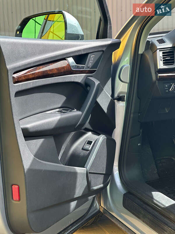 Позашляховик / Кросовер Audi Q5 2019 в Києві