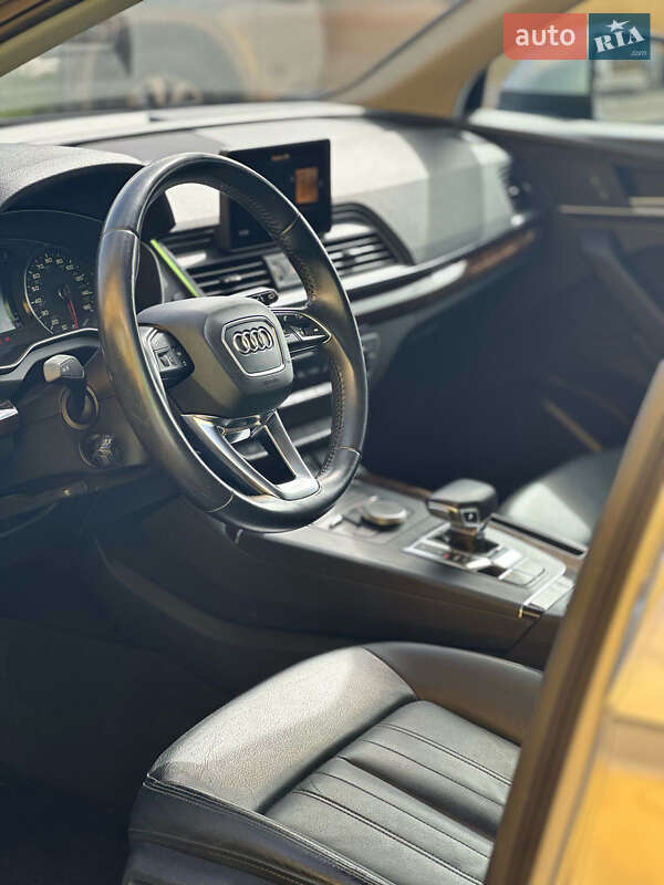 Позашляховик / Кросовер Audi Q5 2019 в Києві