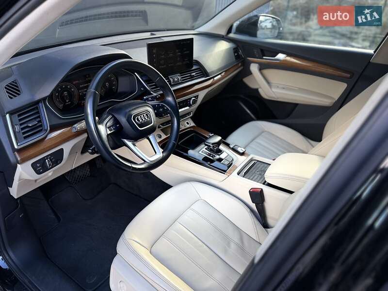 Позашляховик / Кросовер Audi Q5 2021 в Львові