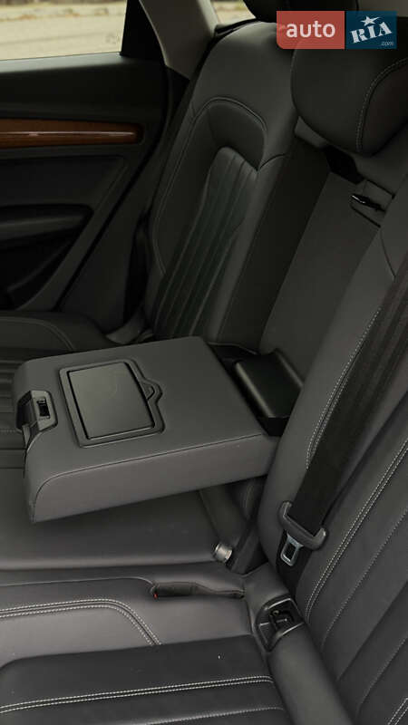 Позашляховик / Кросовер Audi Q5 2020 в Рівному