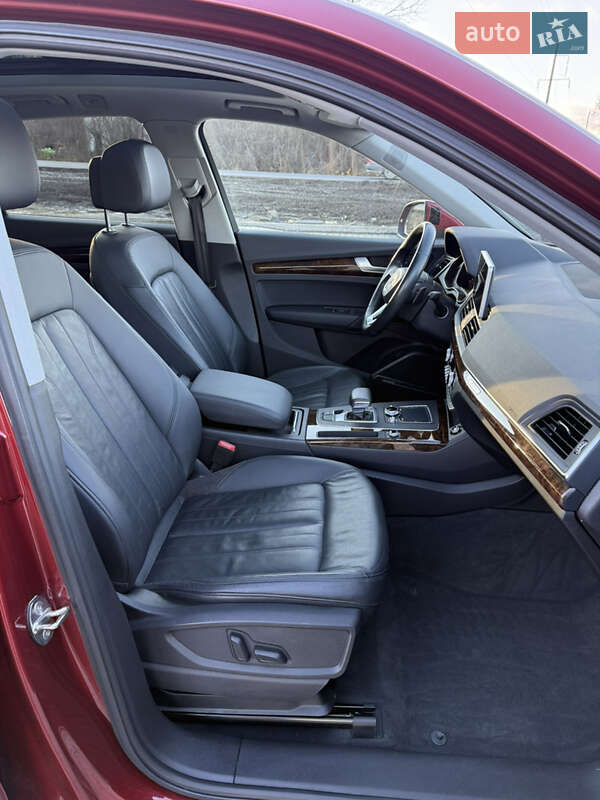 Позашляховик / Кросовер Audi Q5 2017 в Львові