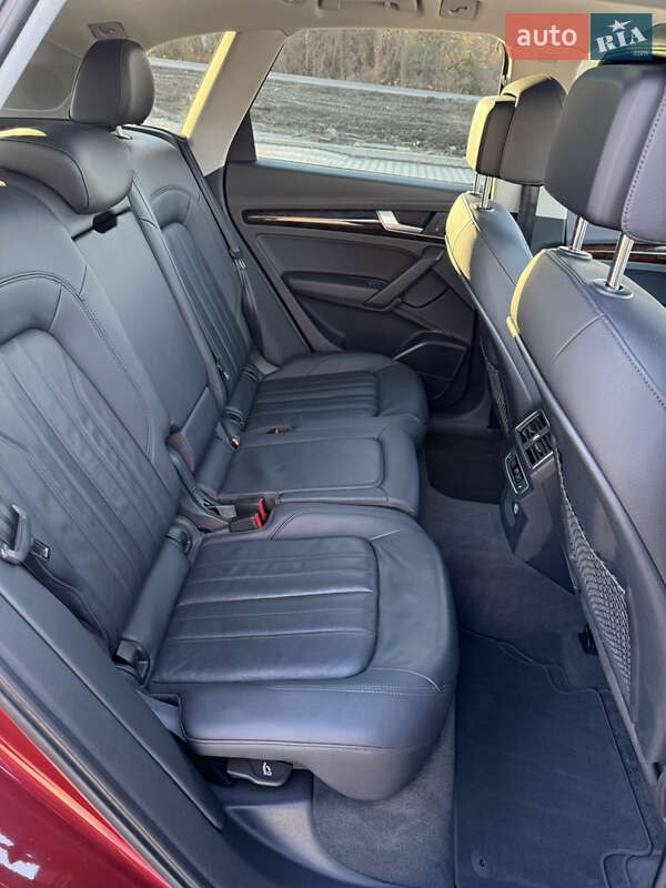 Позашляховик / Кросовер Audi Q5 2017 в Львові