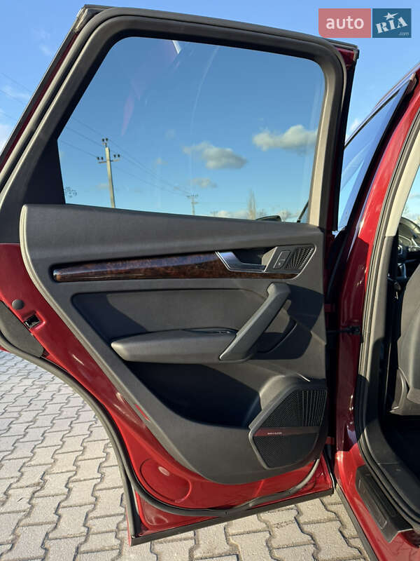 Позашляховик / Кросовер Audi Q5 2017 в Львові