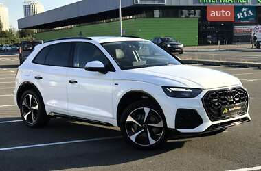 Внедорожник / Кроссовер Audi Q5 2022 в Киеве
