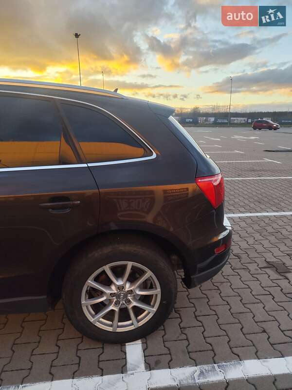 Позашляховик / Кросовер Audi Q5 2011 в Києві