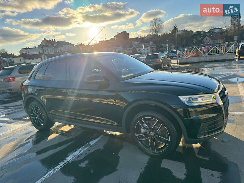 Внедорожник / Кроссовер Audi Q5 2017 в Львове