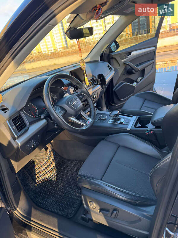 Внедорожник / Кроссовер Audi Q5 2017 в Львове