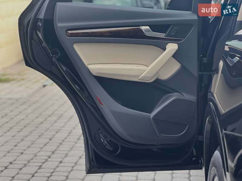 Позашляховик / Кросовер Audi Q5 2017 в Івано-Франківську