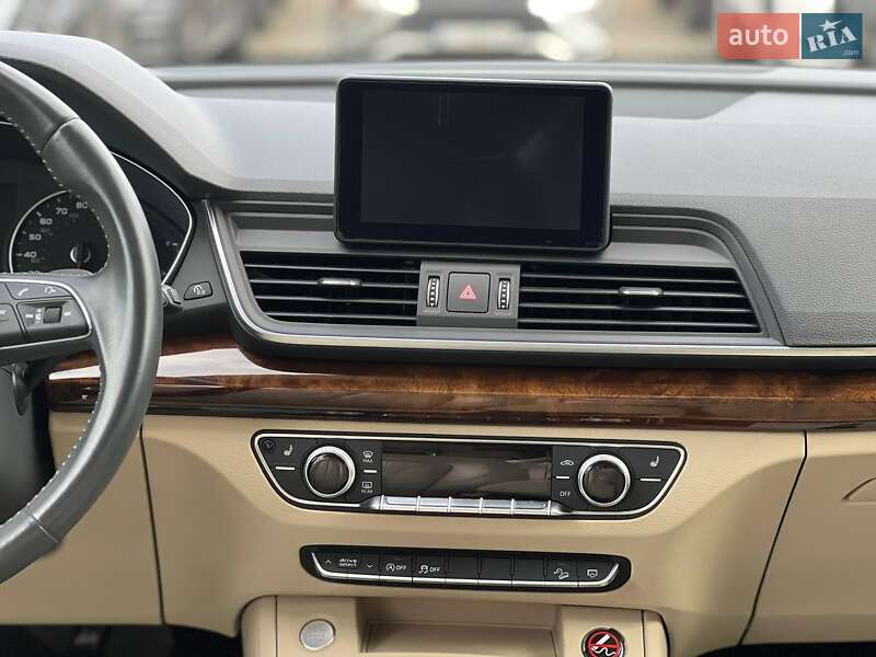 Позашляховик / Кросовер Audi Q5 2017 в Івано-Франківську