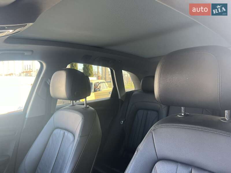 Внедорожник / Кроссовер Audi Q5 2017 в Нововолынске