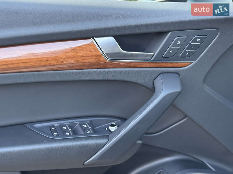 Внедорожник / Кроссовер Audi Q5 2023 в Киеве