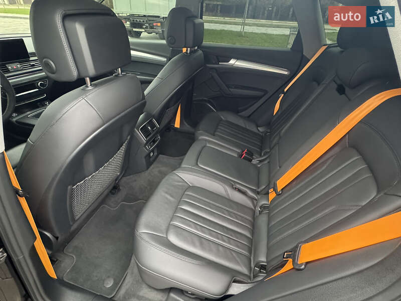 Позашляховик / Кросовер Audi Q5 2019 в Києві