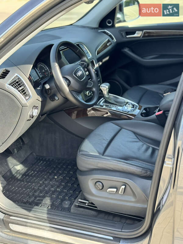 Позашляховик / Кросовер Audi Q5 2015 в Луцьку фото 9 Позашляховик / Кросовер Audi Q5 2015 в Луцьку