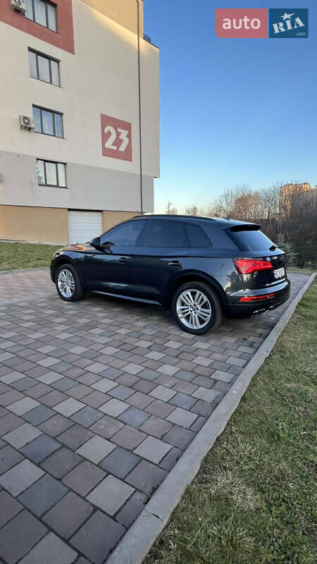 Позашляховик / Кросовер Audi Q5 2019 в Львові