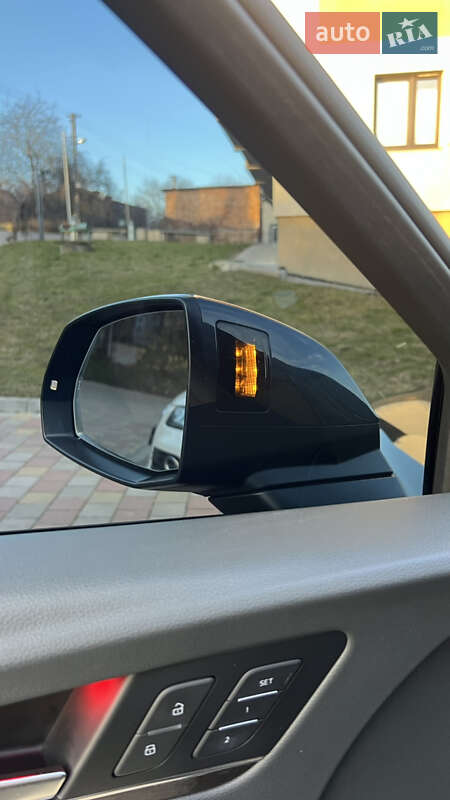 Позашляховик / Кросовер Audi Q5 2019 в Львові