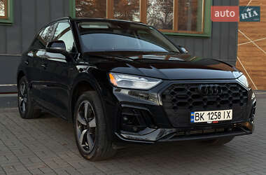 Позашляховик / Кросовер Audi Q5 2021 в Рівному