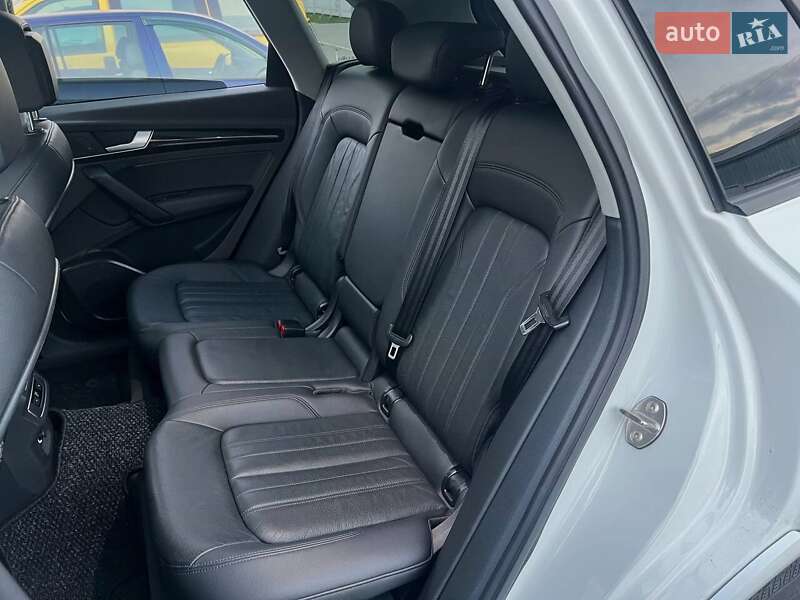 Позашляховик / Кросовер Audi Q5 2017 в Києві