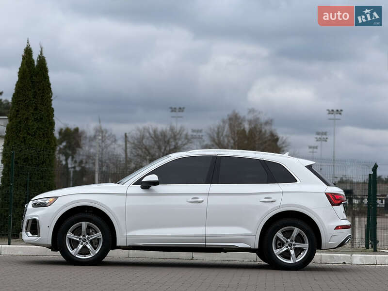 Внедорожник / Кроссовер Audi Q5 2021 в Киеве