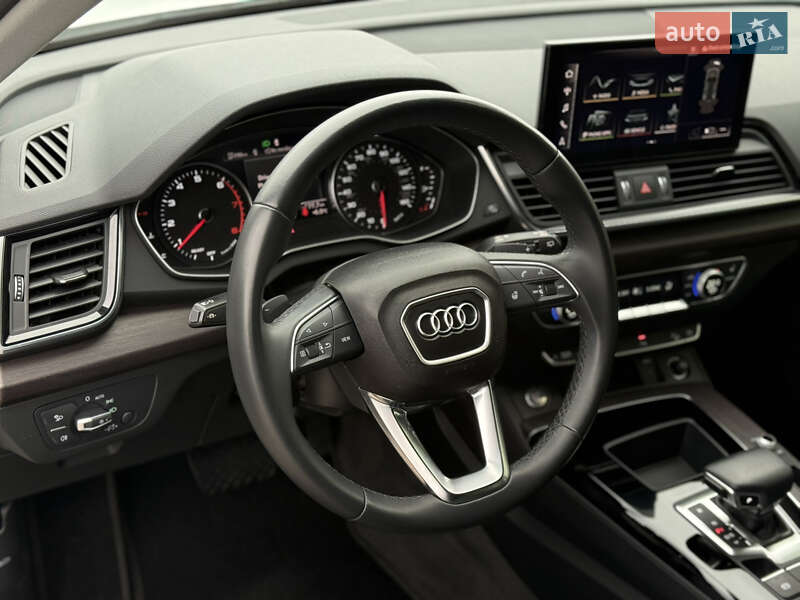 Внедорожник / Кроссовер Audi Q5 2021 в Киеве