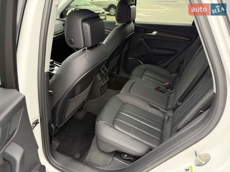 Внедорожник / Кроссовер Audi Q5 2021 в Киеве