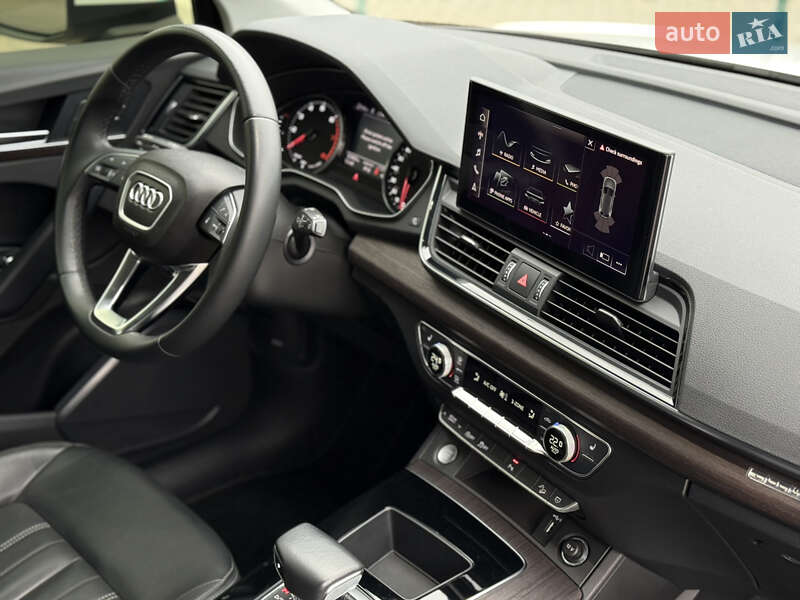 Внедорожник / Кроссовер Audi Q5 2021 в Киеве