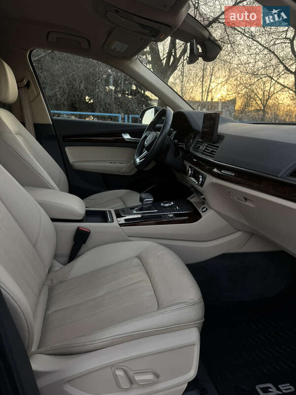 Позашляховик / Кросовер Audi Q5 2018 в Лубнах фото 64 Позашляховик / Кросовер Audi Q5 2018 в Лубнах