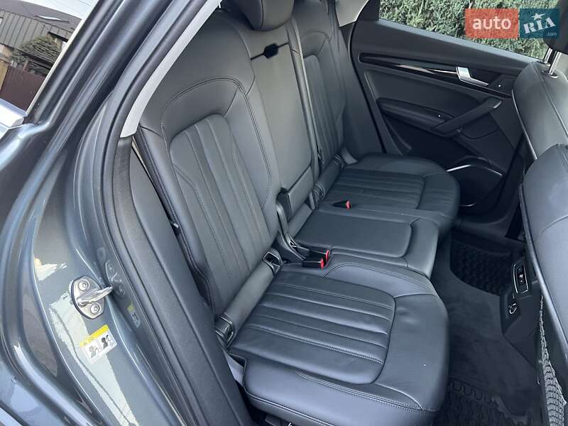 Позашляховик / Кросовер Audi Q5 2020 в Києві фото 30 Позашляховик / Кросовер Audi Q5 2020 в Києві