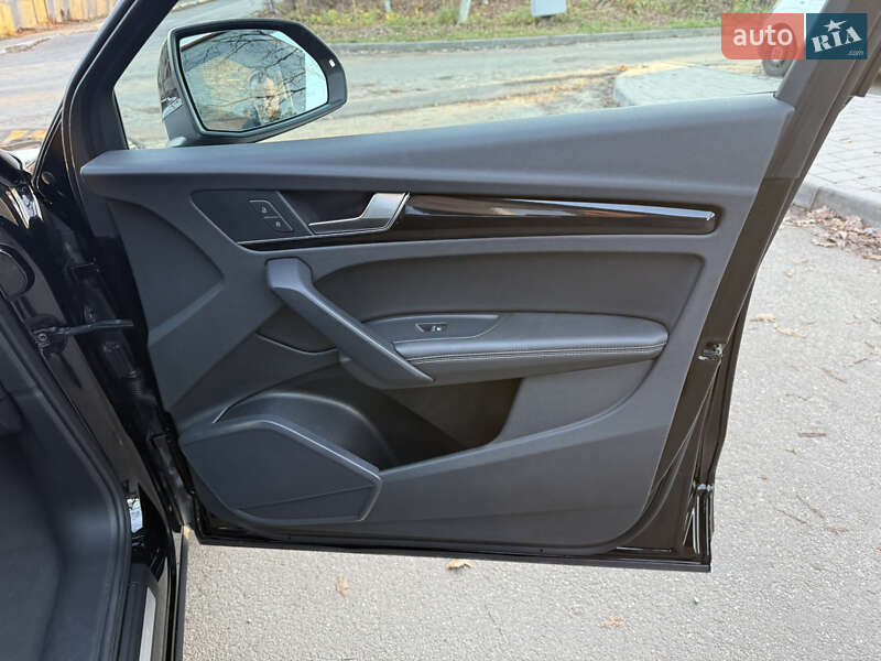 Позашляховик / Кросовер Audi Q5 2021 в Києві