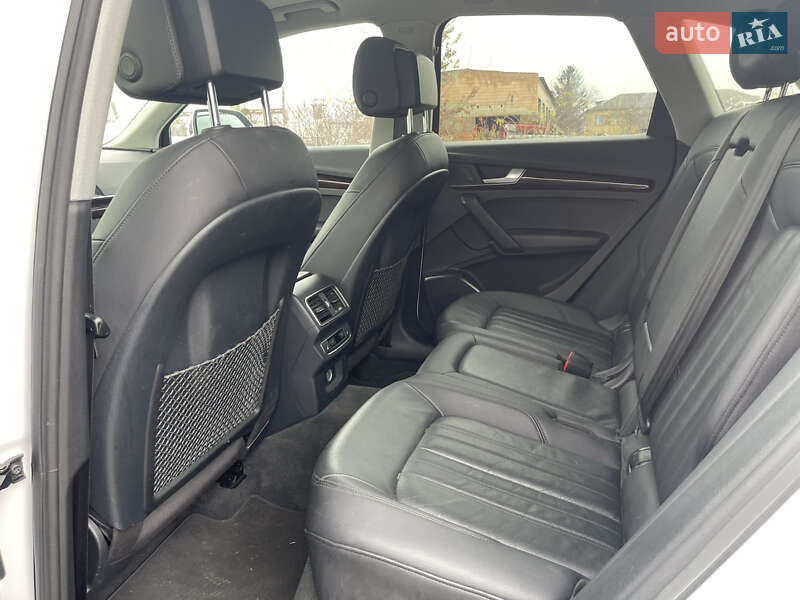 Позашляховик / Кросовер Audi Q5 2019 в Рівному