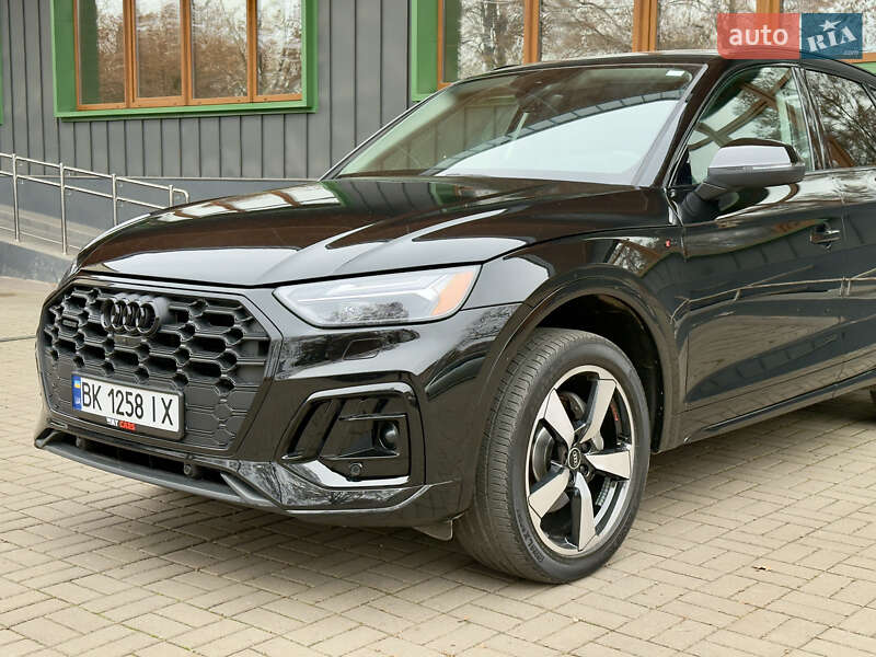 Позашляховик / Кросовер Audi Q5 2021 в Рівному