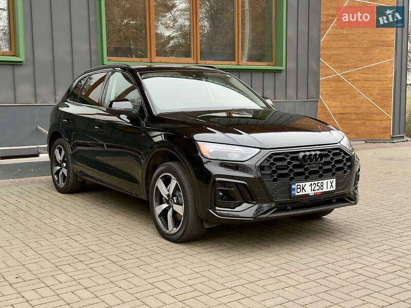 Позашляховик / Кросовер Audi Q5 2021 в Рівному