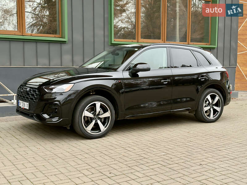 Позашляховик / Кросовер Audi Q5 2021 в Рівному