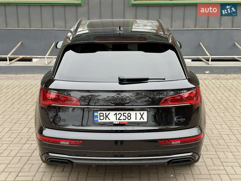 Позашляховик / Кросовер Audi Q5 2021 в Рівному