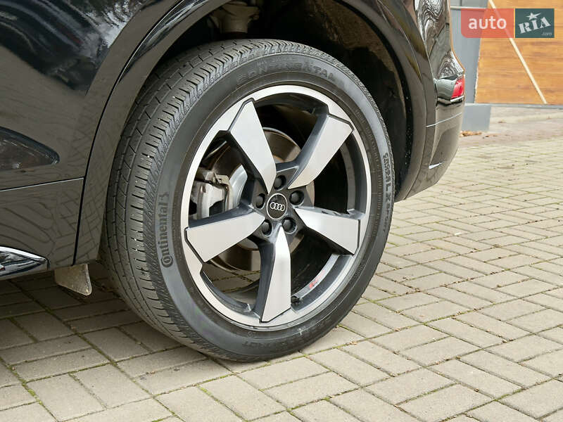 Позашляховик / Кросовер Audi Q5 2021 в Рівному